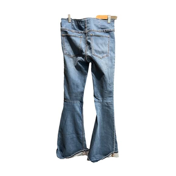 We The Free Penny Pull On Flared Leg Women's Jeans Size 26 - Picture 2 of 5